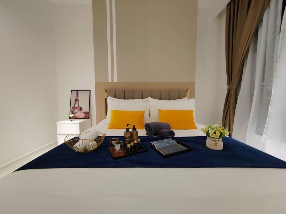 Pangsapuri Arcoris Mont Kiara 2#163 Retails # Premium Corner 2-bedroom With Balcony