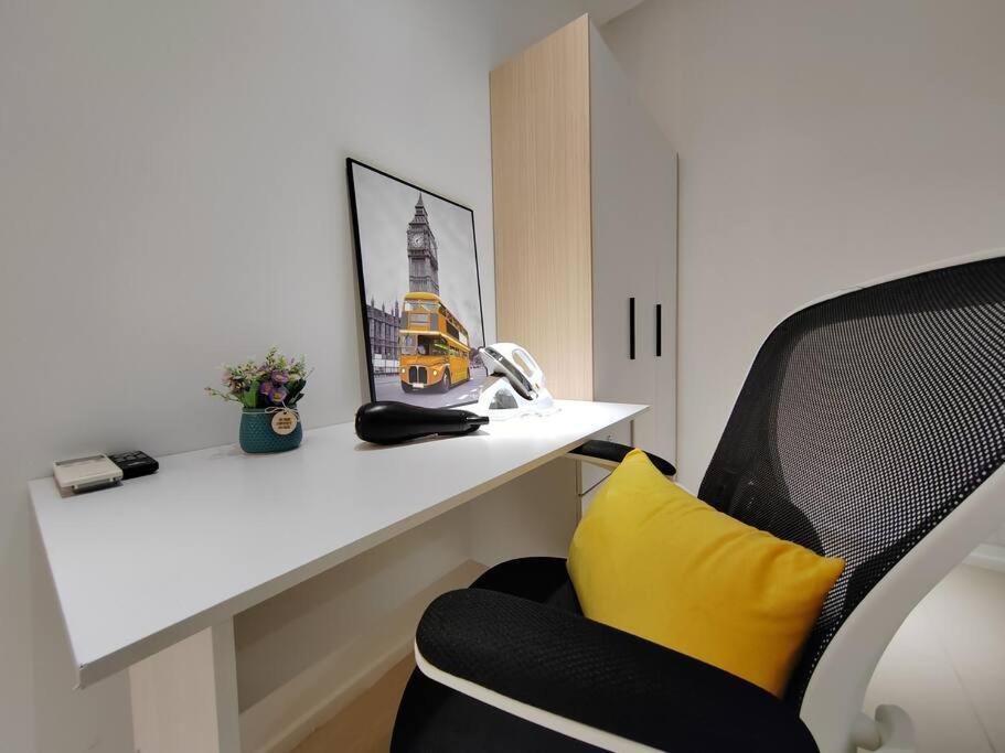 Arcoris Mont Kiara 2#163 Retails # Premium Corner 2-bedroom With Balcony Pangsapuri
