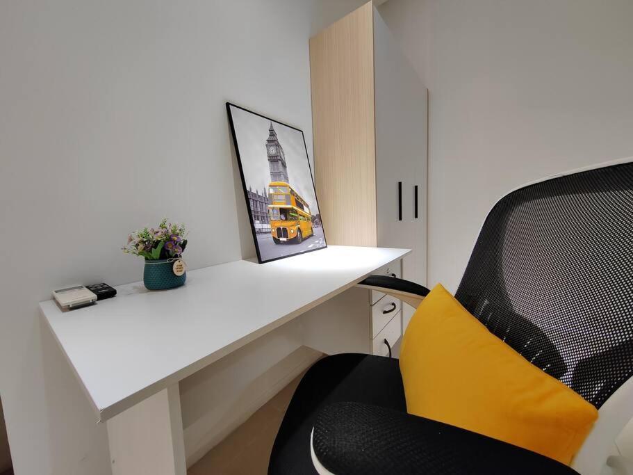 Arcoris Mont Kiara 2#163 Retails # Premium Corner 2-bedroom With Balcony Appartement Kuala Lumpur