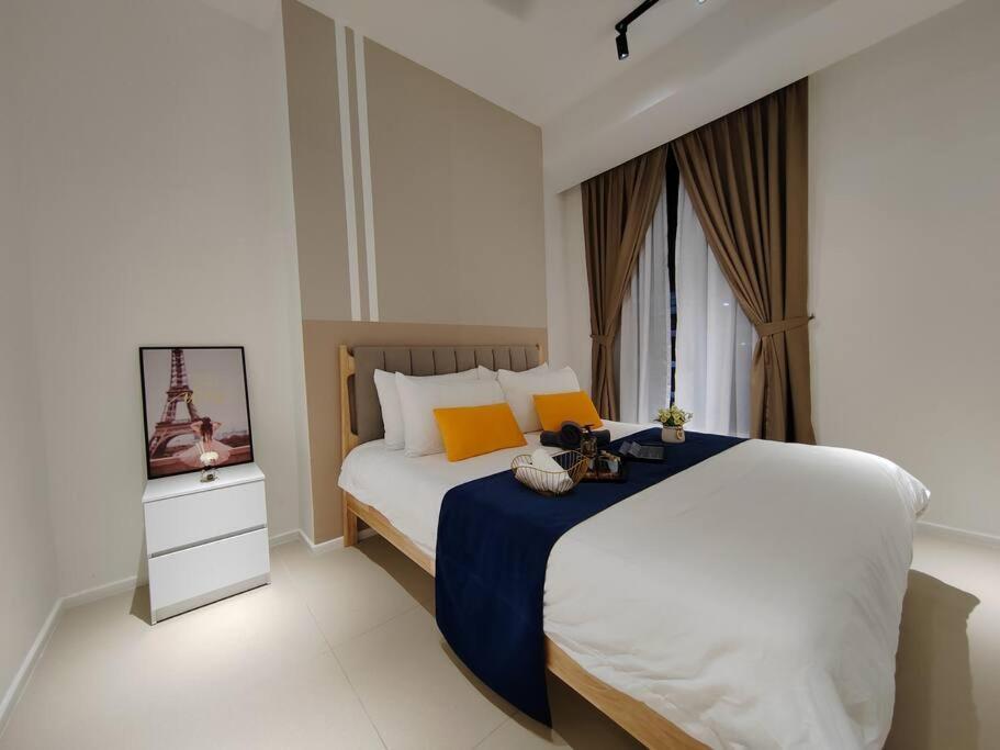 Arcoris Mont Kiara 2#163 Retails # Premium Corner 2-bedroom With Balcony