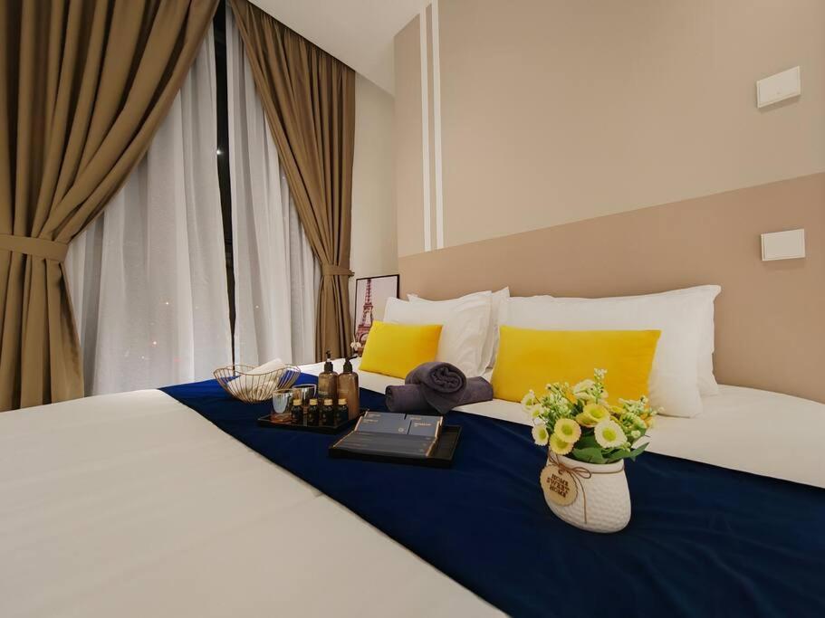 Appartement Arcoris Mont Kiara 2#163 Retails # Premium Corner 2-bedroom With Balcony